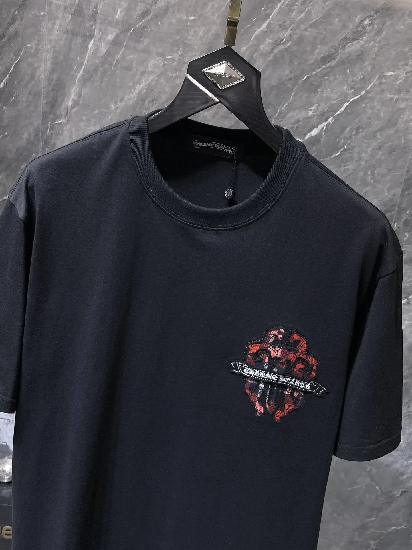 P170 new Chrome Hearts 25ss high version for summer! High-weight, environmentally friendly, high-quality top-quality fabric 260g~285g Krobajian Heavy Industry hand-applied embroidered short-sleeved heavy industry embroidery! ! ! Tens of thousands of needles! ! Counter synchronized replica version 1:1 Recommended colors: black white